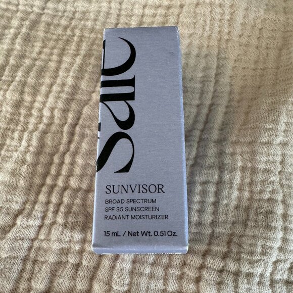 Saie Sunvisor Broad Spectrum SPF 35 Sunscreen Radiant Moisturizer - Picture 1 of 2